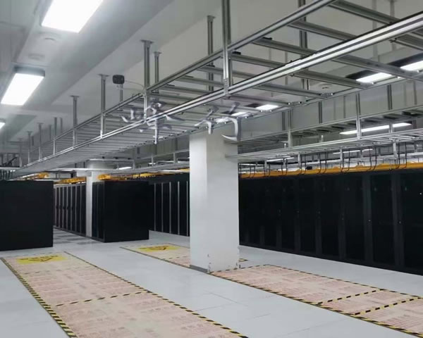 扩展性讨论台湾vps与云服务器安装服务器在弹性扩容上的限制对比